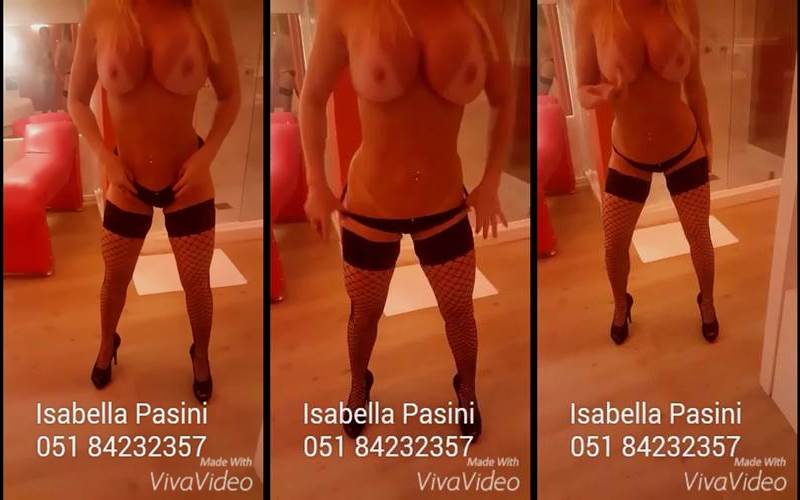 Isabella jogou videozinho peitoes com meias 78 pretas no twitter