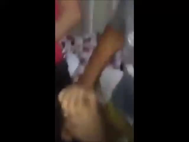 caiu na net novinha puta chupando cacete na festinha da faculdade