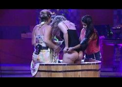 Vídeo Ana Paula BBB16 exibe bumbum grande ao vivo na festancia