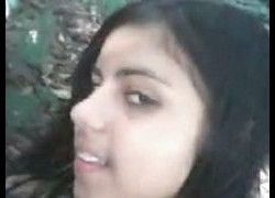 Caiu na net novinha putinha trepando no mato com namorado - RJ
