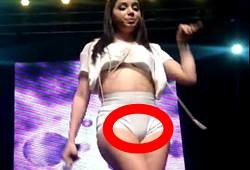 Flagra Anitta de shortinho marcando e sem calcinha no show