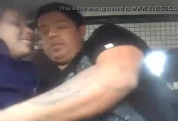 casal de policias teve vídeo íntimo fazendo sexo dentro da viatura